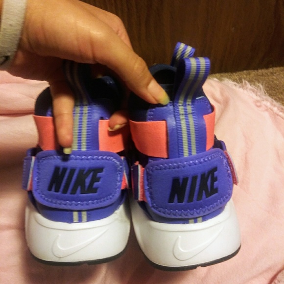 Nike Air Huaraches City👟 - Picture 3 of 4